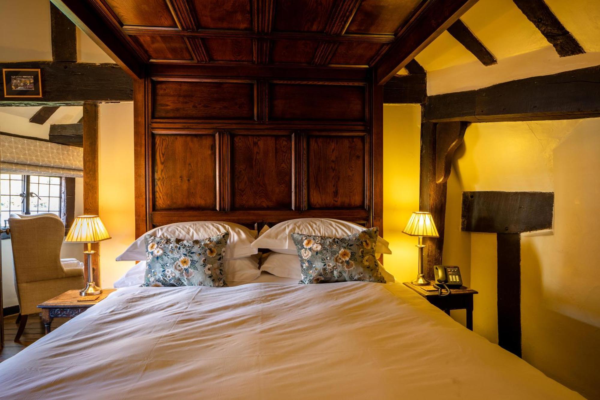 The Crown Inn Chiddingfold Habitación foto